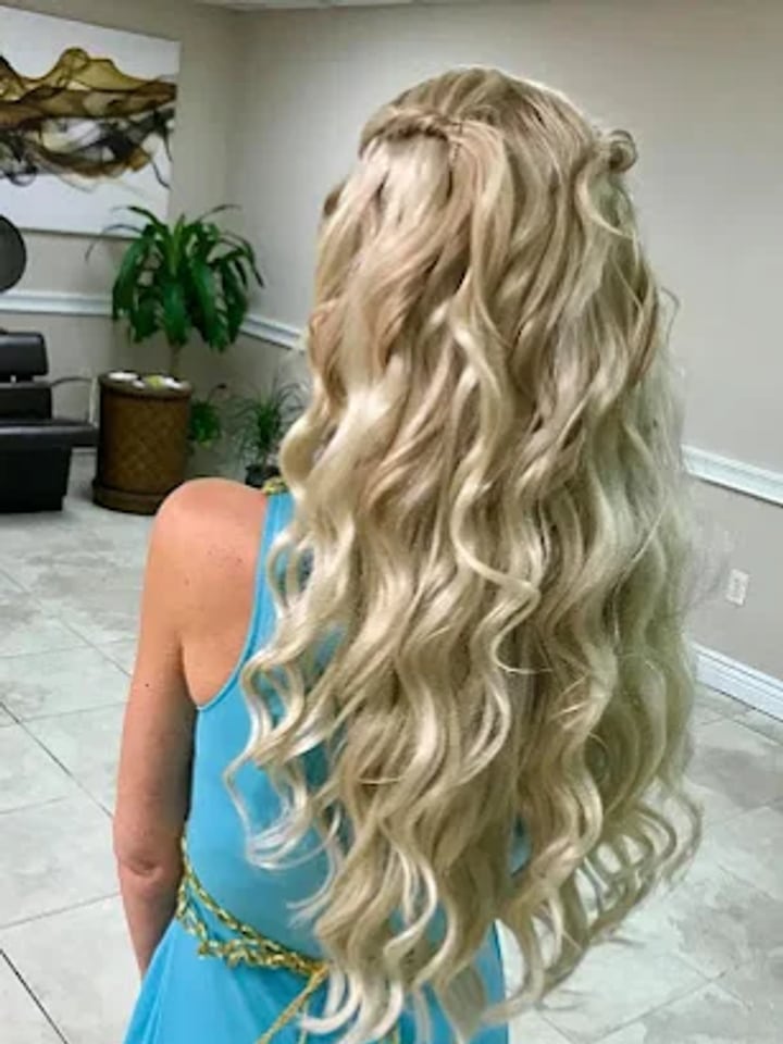 Half-up blonde spiral waves